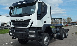 IVECO Trakker AD380T42H